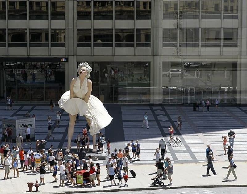 Rzeźba Marilyn Monroe w centrum Chicago Rzeźba Marilyn Monroe w centrum Chicago