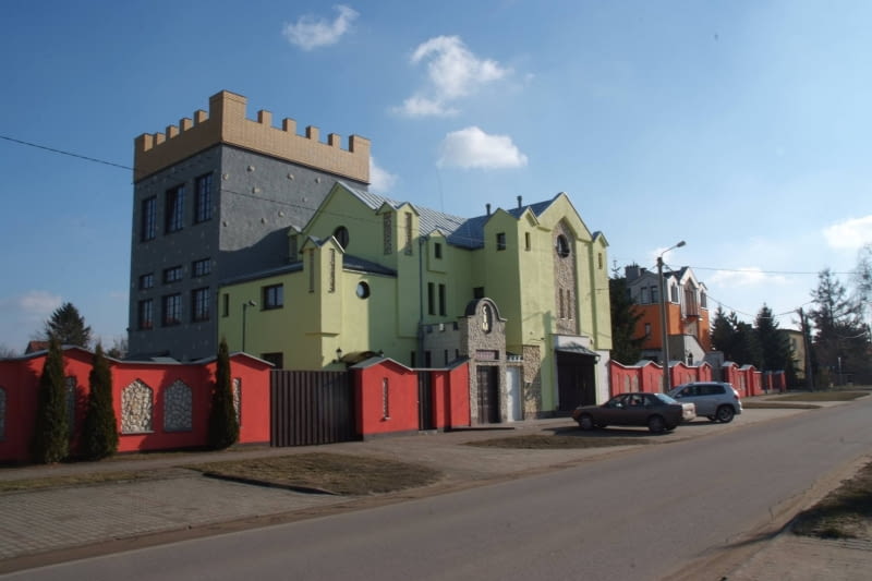 Kolorowa zabudowa Rybna (woj. warmińsko-mazurskie) Kolorowa zabudowa Rybna (woj. warmińsko-mazurskie)
