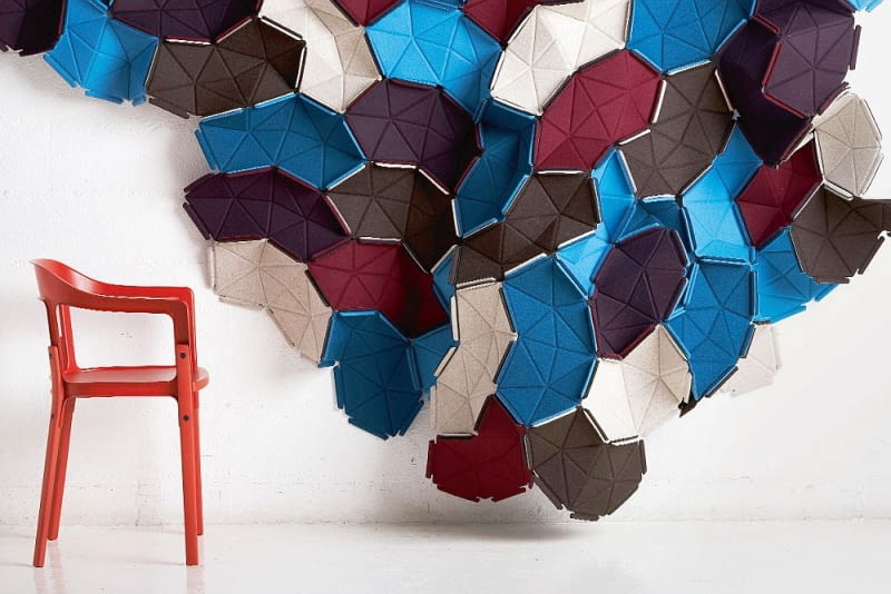 Clouds (2009), Kvadrat. Nowe spojrzenie na tkaninę we wnętrzu. Trójwymiarowa struktura, którą można dzielić przestrzeń lub po prostu potraktować jako efektowną dekorację ściany. Ronan i Erwan Bouroullecowie, projektanci, design