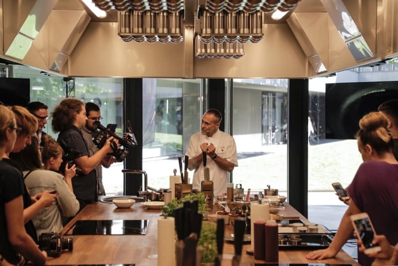 Cook Story by Samsung. Pokaz kulinarny Michela Roux Jr. Cook Story by Samsung. Pokaz kulinarny Michela Roux Jr.