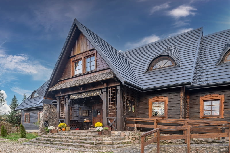 Dom w góralskim stylu- panele dachowe REGLE