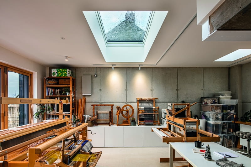 Warsztat tkacki pod własnym dachem? Uwolnij swoje pasje, a poddasze odkryje przed Tobą więcej niż myślisz!