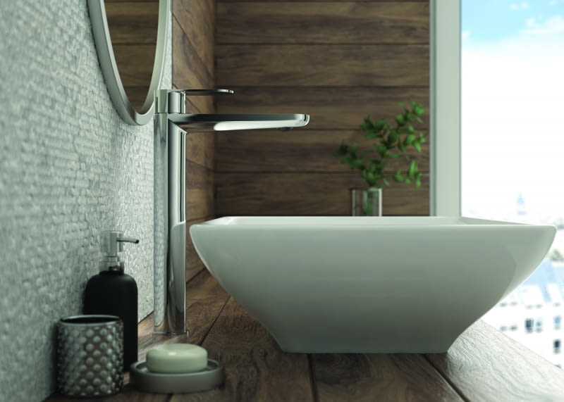 Bateria z podwyższonym korpusem to efektowna i nowoczesna propozycja, która sprawdzi się we współczesnych aranżacjach salonu kąpielowego.