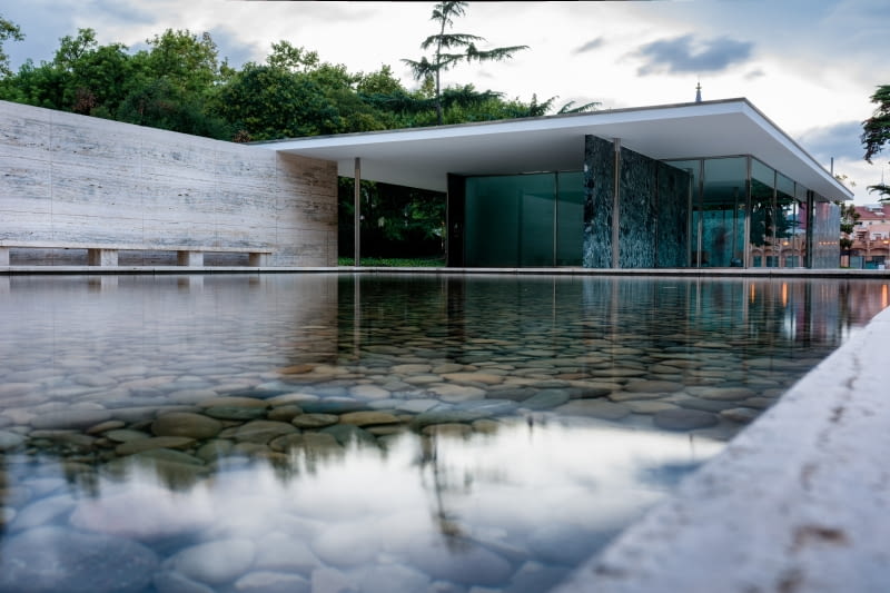 Pawilon w Barcelonie. Proj. Ludwig Mies van der Rohe