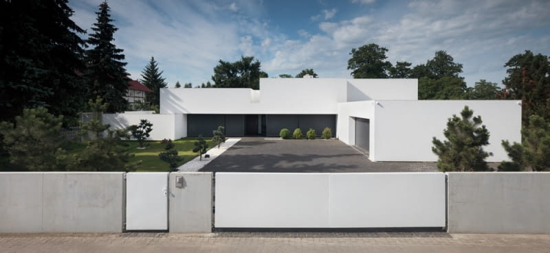 "Dom na linii horyzontu" pod Wrocławiem autorstwa KMA Kabarowski Misiura Architekci "Dom na linii horyzontu" pod Wrocławiem autorstwa KMA Kabarowski Misiura Architekci