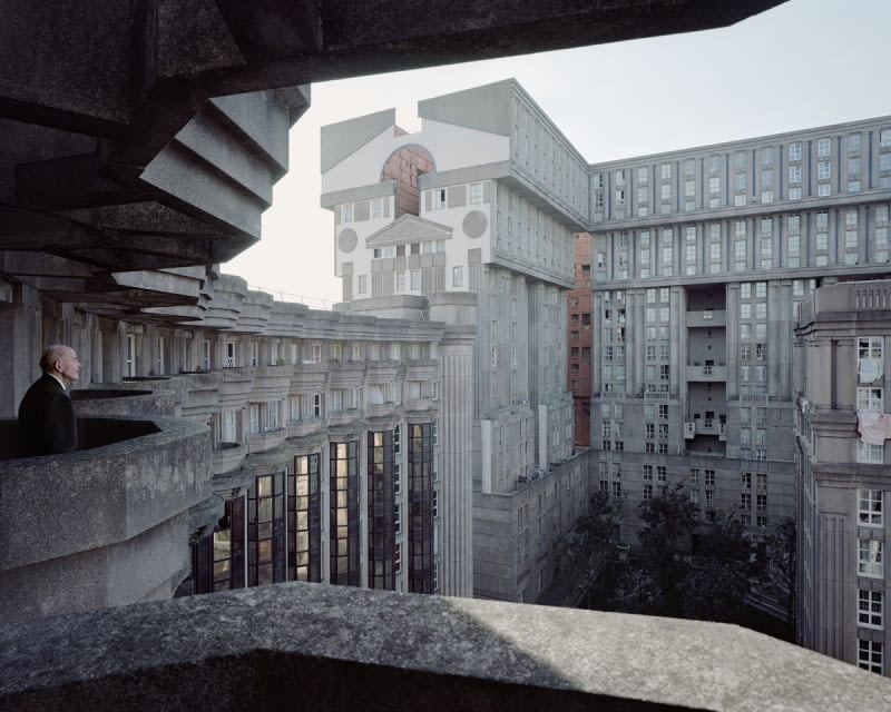 Espaces d'Abraxas. Osiedle zostało zaprojektowane pod koniec lat siedemdziesiątych przez architekta Ricarda Bofilla, oddano je do użytku w 1983 roku Espaces d'Abraxas. Osiedle zostało zaprojektowane pod koniec lat siedemdziesiątych przez architekta Ricarda Bofilla, oddano je do użytku w 1983 roku