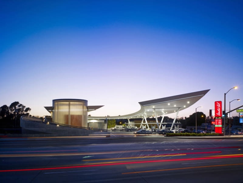 Nowoczesna stacja benzynowa w Los Angeles, zaprojektowana przez Kanner Architects kanner architects, stacja benzynowa, usa, los angeles,