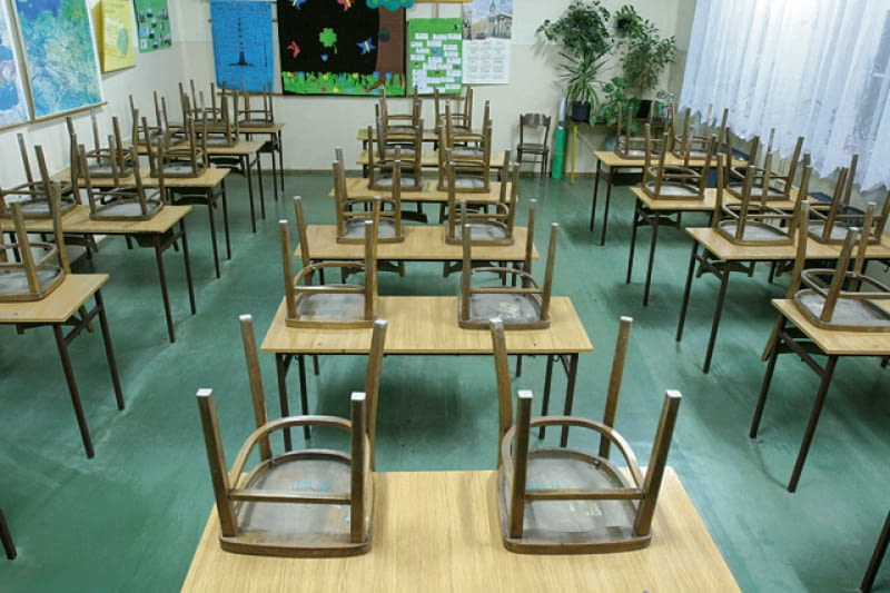 Sala szkolna 06.11.2006 ZIELONA GORA SZKOLA W SULECHOW PUSTA KLASA FOT. MARCIN OLEJNICZAK / AGENCJA GAZETA