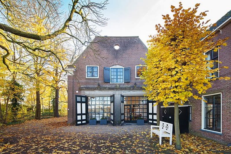 Dom w Breukelen. Projekt: Zeec Architecten dom w stajni, dom w wozowni