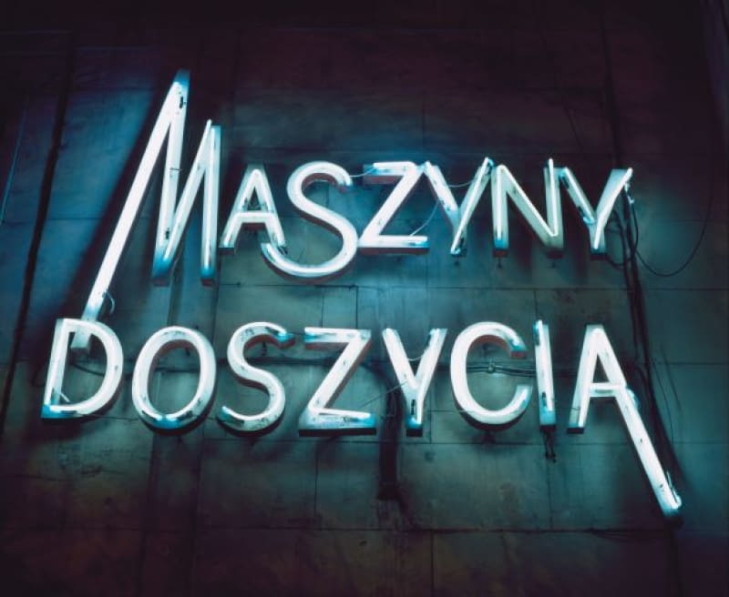 neon Maszyny do szycia neon, karwińska, muzeum architektury, wystawa