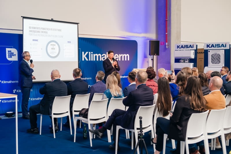 Daniel Jaśkiewicz (po prawej), Prezes Zarządu Grupy Klima-Therm i Andrzej Walendowicz, Dyrektor ds. Handlowych, podczas oficjalnej prezentacji nowego hubu logistycznego Klima-Therm