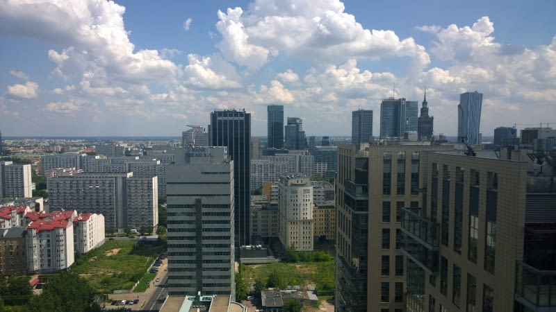 Warszawska Wola widziana lotu ptaka. Widok z 26. piętra hotelu Hilton - widok w stronę centrum Warszawy Warszawska Wola widziana lotu ptaka. Widok z 26. piętra hotelu Hilton
