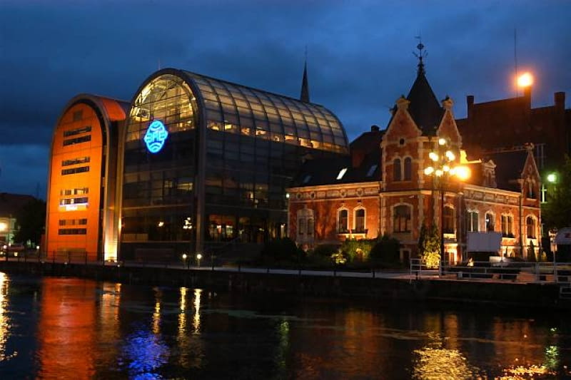 Bydgoszcz, BRE BANK nocą 08.09.2005 BYDGOSZCZ . BRE BANK NOCA