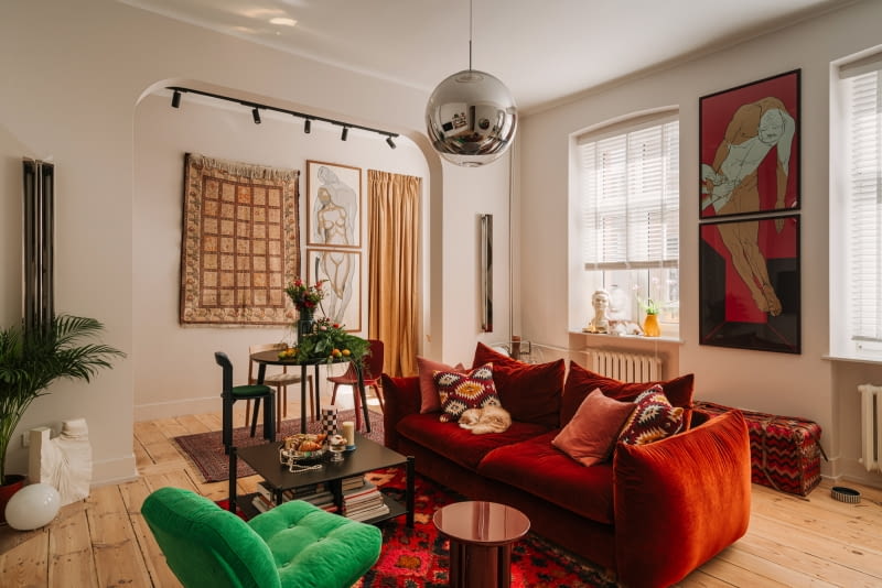 Eklektyczna aranżacja mieszkania w zabytkowej kamienicy