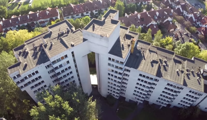 Opuszczony radziecki apartamentowiec w Warszawie Opuszczony radziecki apartamentowiec w Warszawie