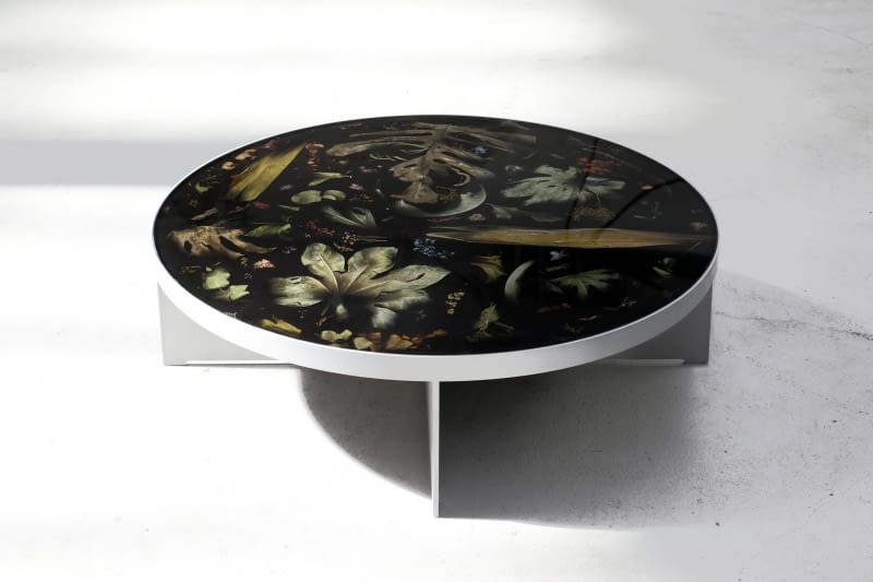 Stolik kawowy z kolekcji Flora Noir, Marcin Rusak Polski designer podbija Londyn. Marcin Rusak to wschodząca gwiazda designu