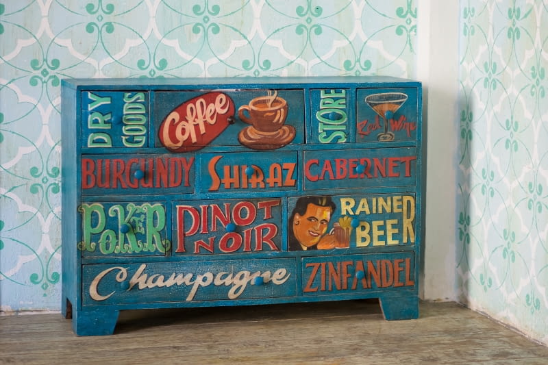 Jak ciekawie pomalować komodę?