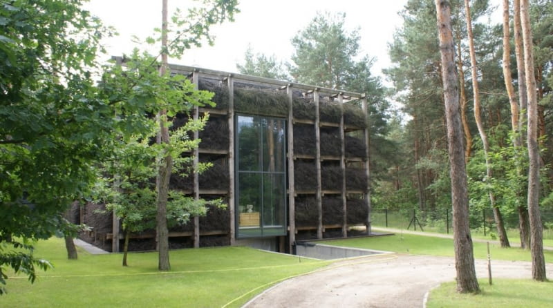 Dom własny architekta Bogdana Kulczyńskiego z tężnia solankową, Józefów Dom własny architekta Bogdana Kulczyńskiego z tężnia solankową, Józefów