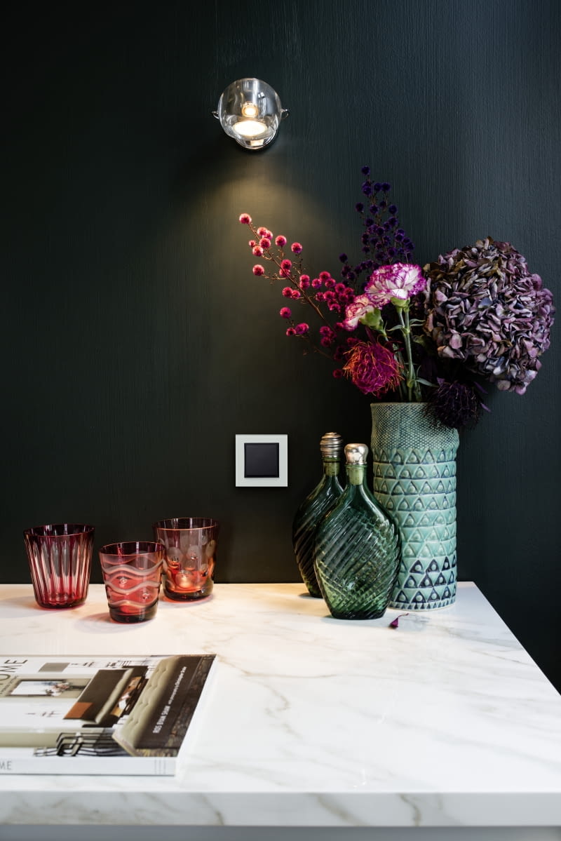 Gniazdka i łączniki powinny pasować do stylu wnętrza Osprzęt elektroinstalacyjny