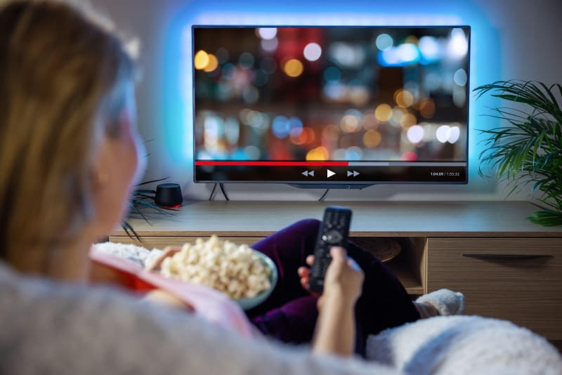 Telewizja przez internet w wynajmowanym mieszkaniu – rozwiązanie bez montażu