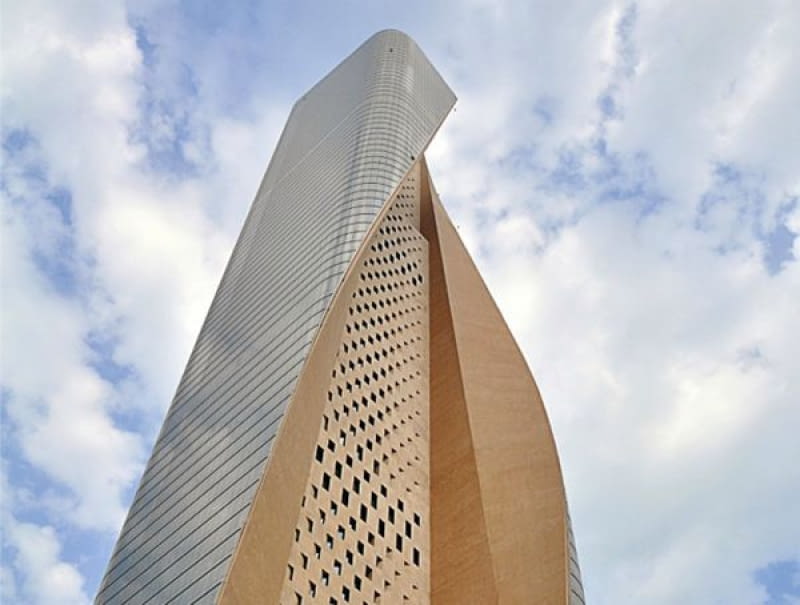 Al Hamra Tower - wieżowiec zwinięty w rulon Al Hamra Tower - wieżowiec zwinięty w rulon