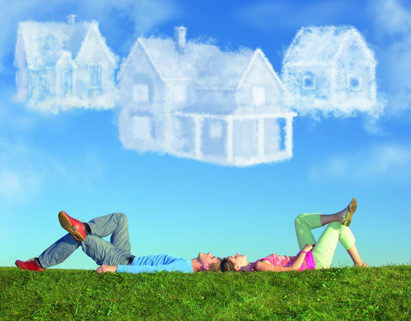 Zwykle nasze wyobrażenia o przyszłym domu musimy mocno zweryfikować ze względu na metrażowe ograniczenia, miejscowy plan zagospodarowania przestrzennego lub warunki do zabudowy