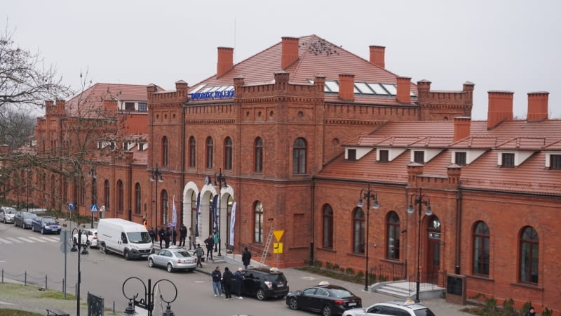 Dworzec kolejowy w Skierniewicach Dworzec kolejowy w Skierniewicach