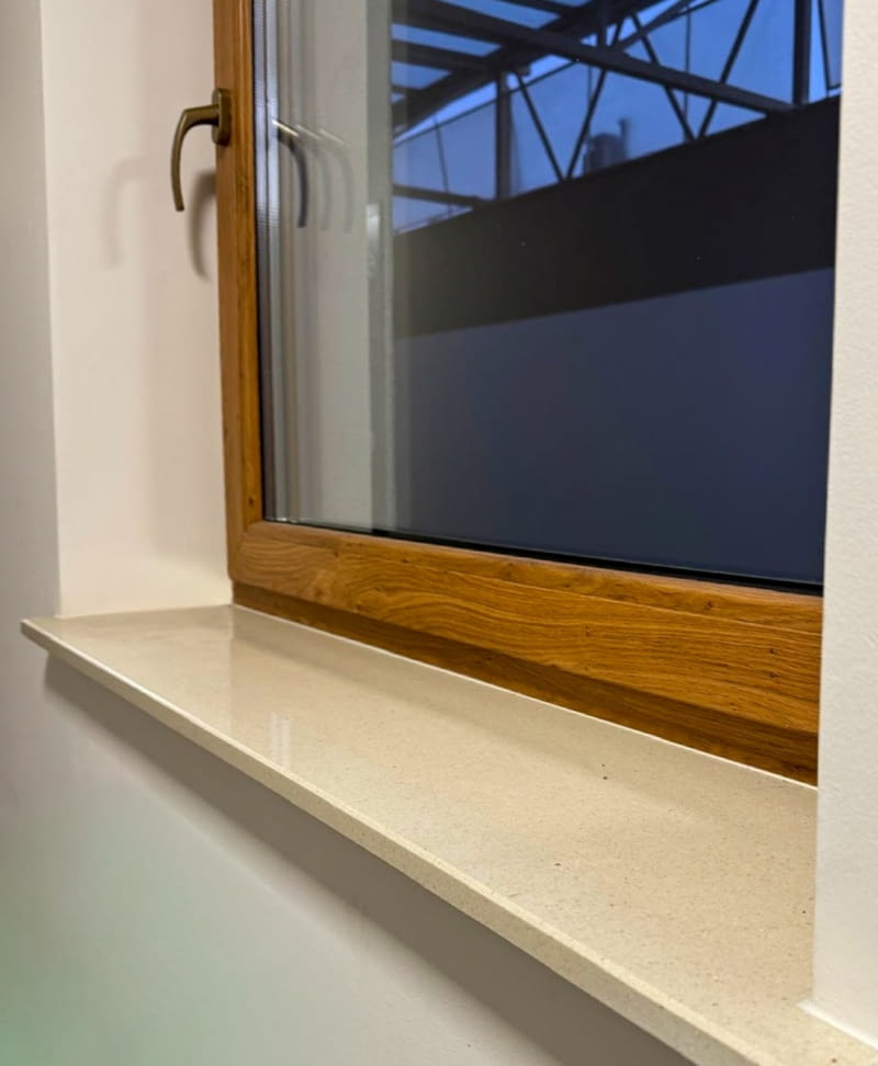 Wieje spod okna? Skąd ten chłód? Wieje spod okna? Skąd ten chłód?