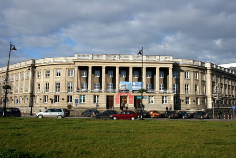 Dom Partii, obecnie Uniwersytet w Białymstoku: Wydziały Filologiczny i Historyczno-Socjologiczny w Białymstoku Szlak architektury PRL'u, Dom Partii, obecnie Uniwersytet w Białymstoku: Wydziały Filologiczny i Historyczno-Socjologiczny w Białymstoku