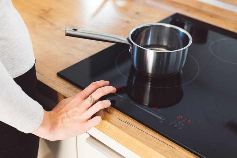 Dlaczego płyta indukcyjna nie wykrywa garnka? Najczęstsze przyczyny Dlaczego płyta indukcyjna nie wykrywa garnka? Najczęstsze przyczyny