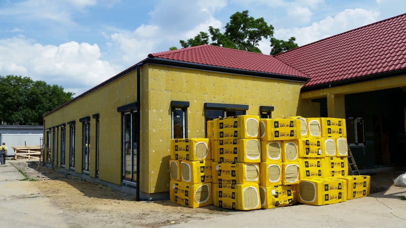 ETICS. WYGODNA I SPRAWDZONA KLASYKA W IZOLACJI ETICS. WYGODNA I SPRAWDZONA KLASYKA W IZOLACJI