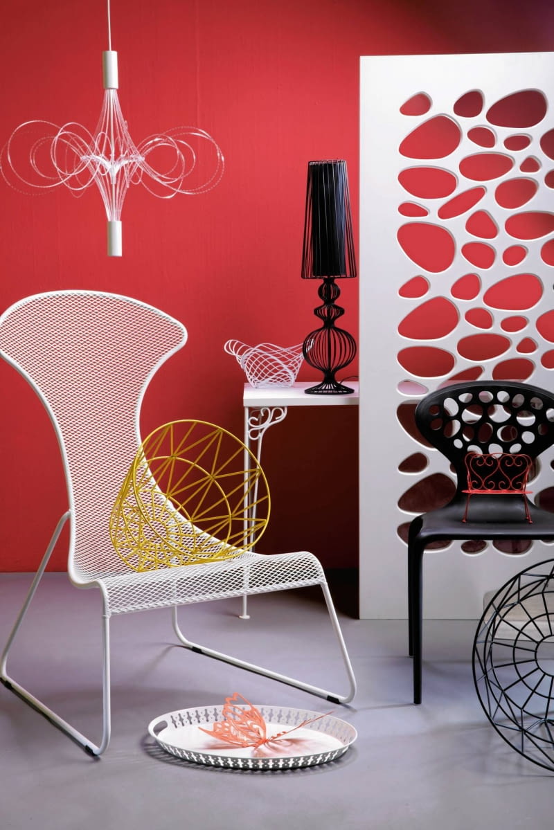 OD LEWEJ: 1. Lampa wisząca 299 zł IKEA 2. Lampa stołowa 649 zł 9design 3. Panel dekoracyjny, 90 x 70 cm 356 zł Proform 4. Krzesło 399 zł IKEA 5. Patera 281 zł Fabryka Form 6. Biurko 199 zł IKEA 7. Kosz 259 zł Scandinavian Living 8. Ławeczka dla lalek 79 zł, Scandinavian Living 9. Krzesło 179 zł D2 10. Kosz 309 zł Scandinavian Living 11. Taca 29,99 zł IKEA 12. Wieszak w kształcie motyla 89 zł pt, 14.05.2015 Warszawa , Dekoracje azury , stylizacja Joanna Plachecka , Cztery Katy . Fot. Agata Jakubowska / Agencja Gazeta SLOWA KLUCZOWE: DEKORACJE WNETRZA