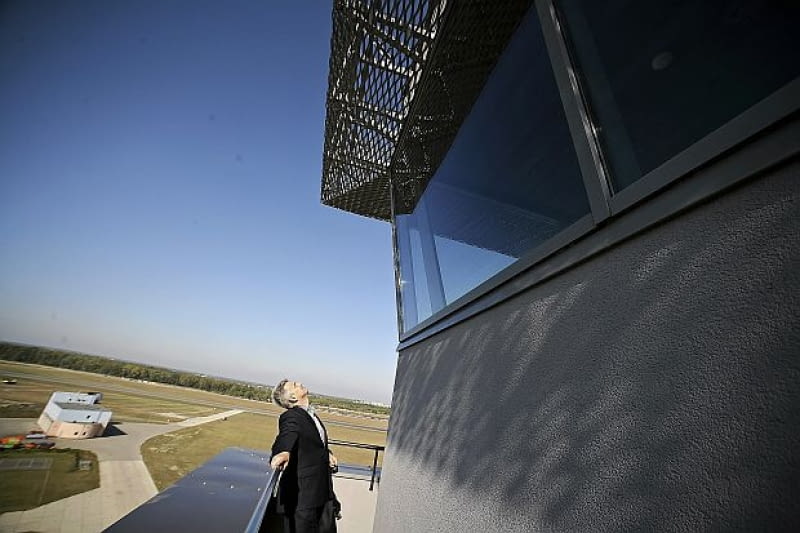 Wieża kontroli lotów w Łodzi, proj. SDA Wieża kontroli lotów w Łodzi, proj. SDA