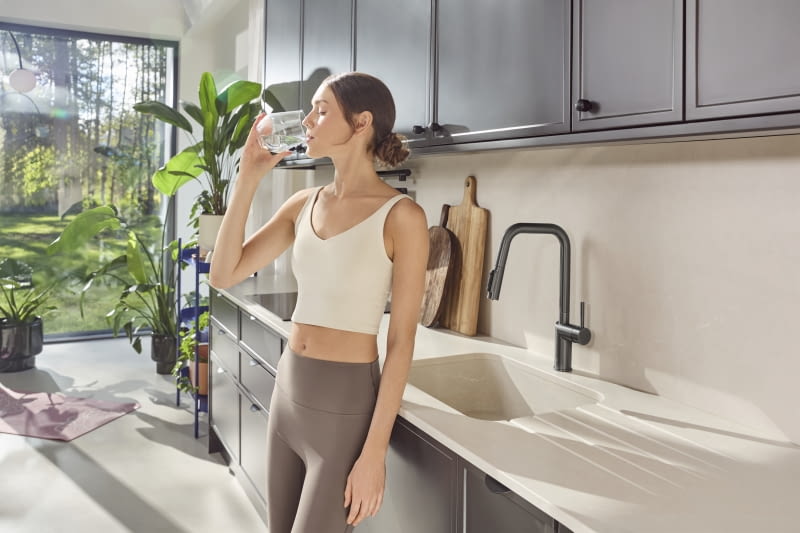 Pozbądź się plastiku ze swojej kuchni, czyli o tym jak bateria filtrująca wodę wywraca codzienne nawyki do góry nogami