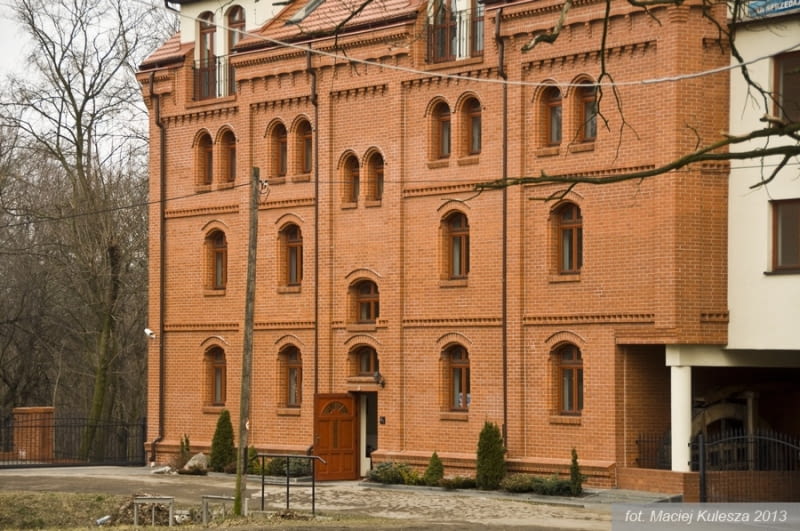 Kompleks mieszkalny na fundamentach młyna Kompleks mieszkalny na fundamentach młyna