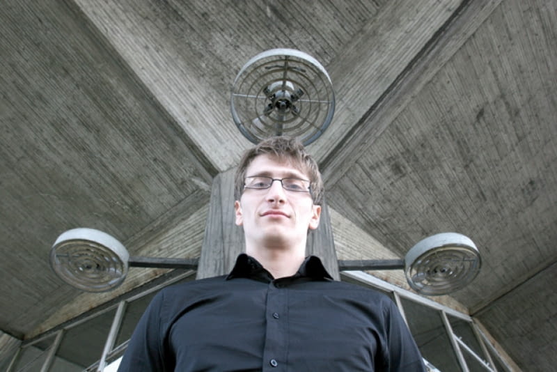 Tomasz Malkowski jest miłośnikiem katowickiego dworca 29.09.2007 KATOWICE TOMASZ MALKOWSKI DZIENNIKARZ GAZETA WYBORCZA