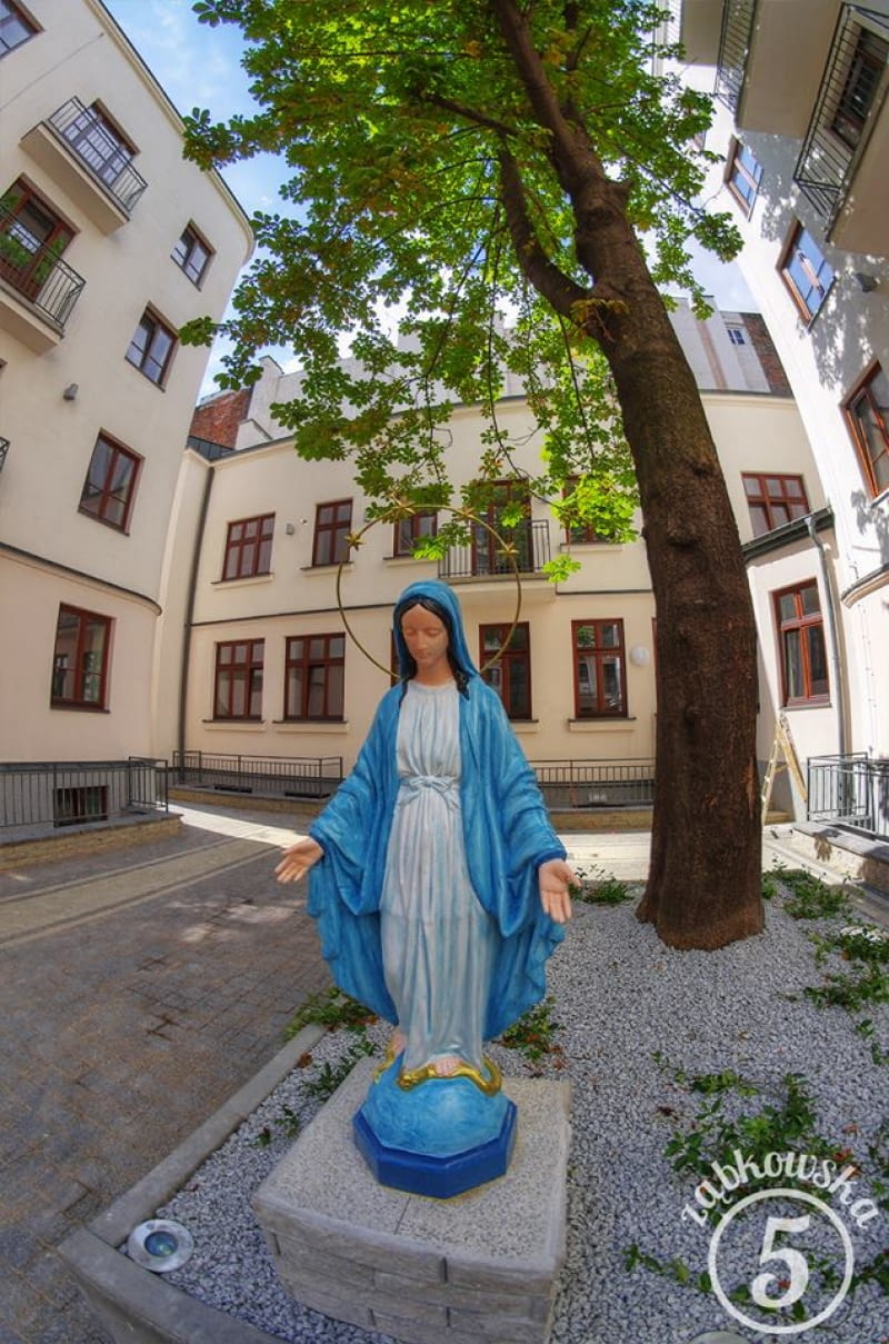 Maryjka z Ząbkowskiej wróciła na swoje miejsce Maryjka z Ząbkowskiej wróciła na swoje miejsce