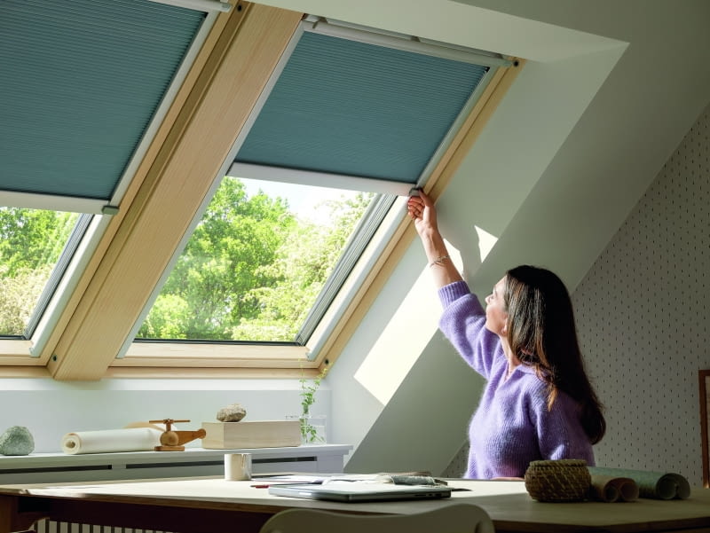 Wewnętrzne rolety elektryczne i solarne Wewnętrzne rolety elektryczne i solarne