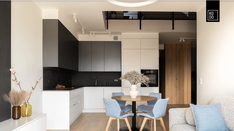 Minimalistyczne dwupoziomowe mieszkanie