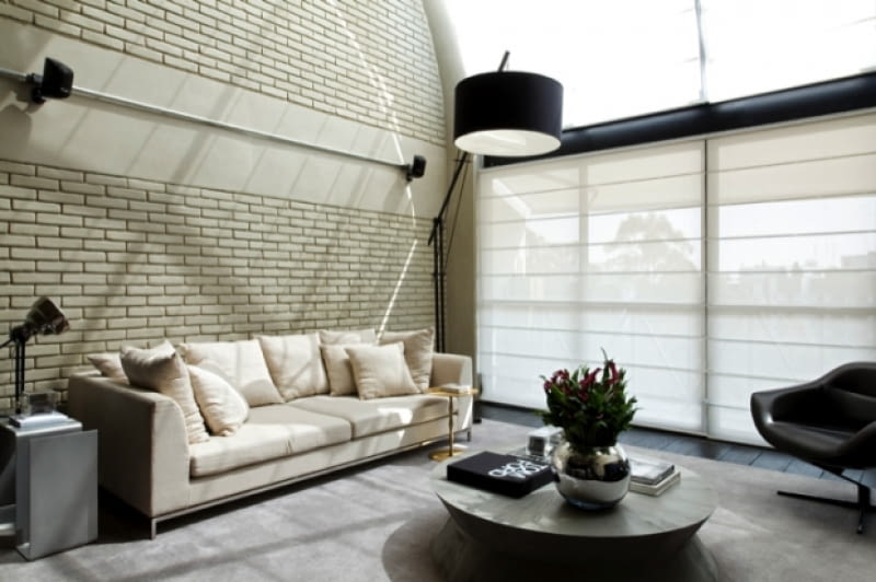 Jasny kamień świetnie odnajdzie się we wnętrzach w każdym stylu. loft, mieszkanie loft, nowoczesne mieszkanie, mieszkanie w tylu loft, nowoczesne wnętrze, jak urządzić mieszkanie w stylu loft