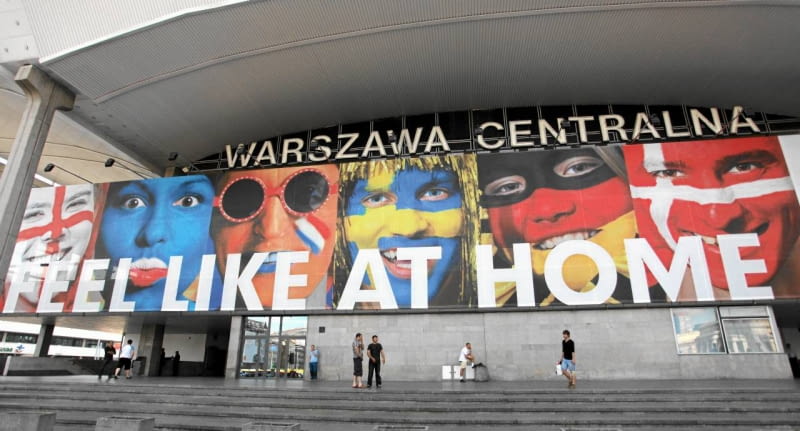 Dworzec Centralny 28.05.2012 WARSZAWA . DWORZEC CENTRALNY PO REMONCIE , PRZED EURO 2012 . FOT. SLAWOMIR KAMINSKI / AGENCJA GAZETA SLOWA KLUCZOWE: DWORZEC PKP DWORZEC KOLEJOWY PLAKAT EURO 2012