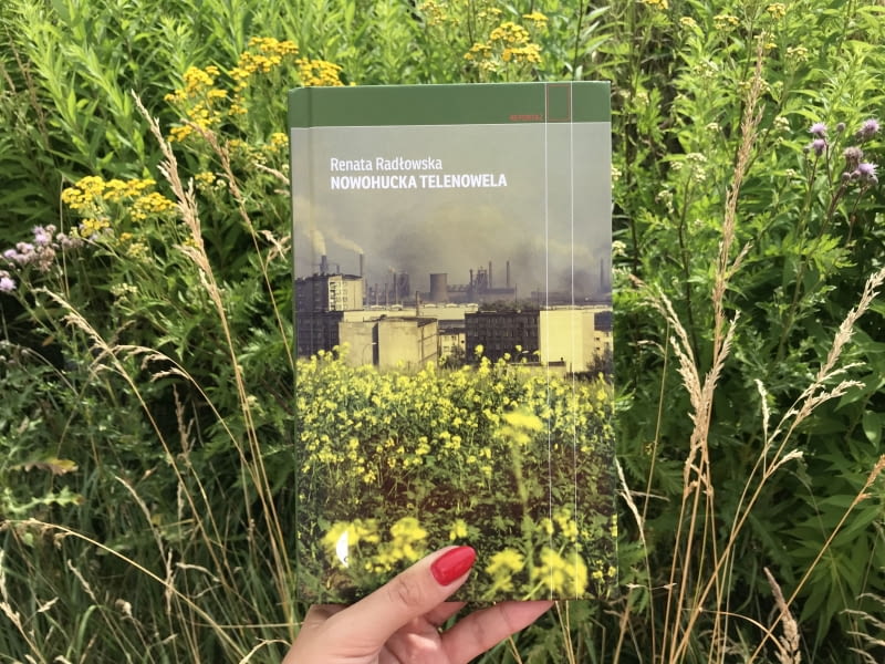 Książka 'Nowohucka telenowela' Renaty Redłowskiej [BRYŁA CZYTA]