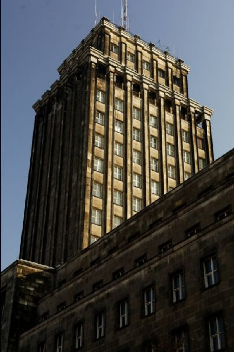 Prudential w Warszawie, konstrukcja opracowana przez inżyniera Stefana Bryłę. Wysokościwiec przed wojną stanowił drugi co do wysokości w Europie, a pierwszy w Polsce tak wysoki budynek. poznań, katowice, modernizm, wieżowce, warszawa, polska