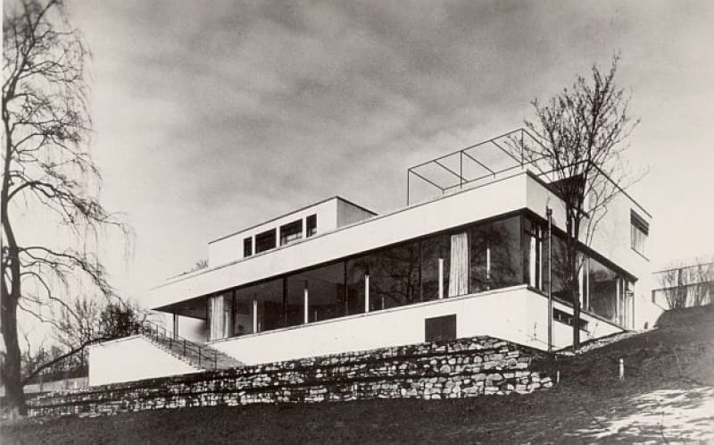 Willa Tugendhatów w Brnie, proj. Miesa van der Rohe Willa Tugendhatów w Brnie. Trwają ostatnie prace modernizacyjne