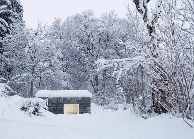 Concrete Cabin - betonowy domek w szwajcarskich Alpach; proj. Nikish Sano Walder Architects dom w Alpach, dom w górach, chatka w górach, domek w górach