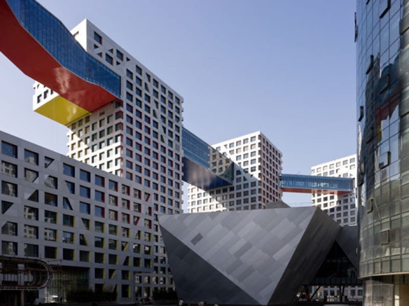 Linked Hybryd - kompleks połączonych ze sobą ośmiu apartamnetowców, które stanęły w stolicy Chin. steven holl architects, linked hybrid, pekin, chiny, apartamenty