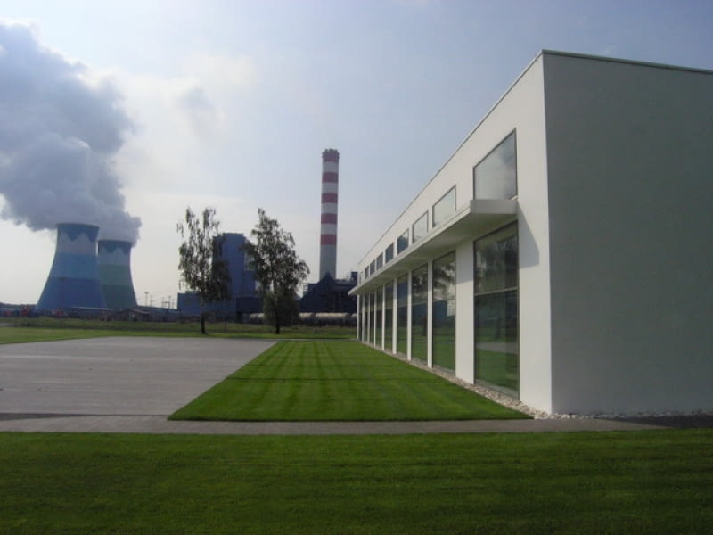 Biurowiec w Brzeziu pod Opolem autorstwa pracowni M. i A. Domicz. biurowce, domicz, rewitalizacja, polska architektura, renowacja, adaptacja, polska, opole