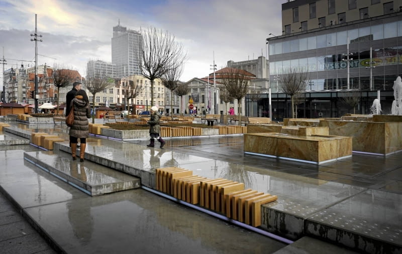Plac Kwiatowy na rynku w Katowicach 1.04.2015 Katowice . Rynek po remoncie . Fot. Grzegorz Celejewski / Agencja Gazeta