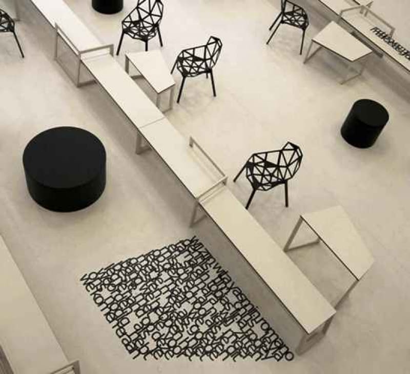 Wnętrza szkoły publicznej Panta Rhei w Amstelveen autorstwa projektantów z i29 oraz z Snelder Architecten holandia, szkoła, design, mała bryła, panta rhei, wnętrza, monochromatyczne, biel, czerń, i29, amstelveen