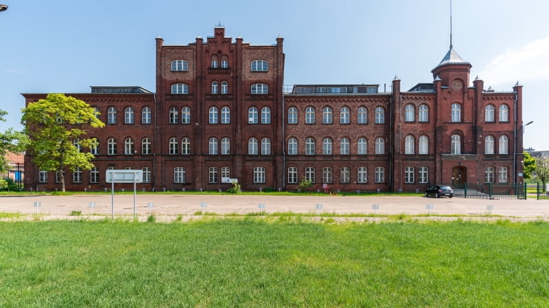 Rewitalizowany budynek dyrekcji Stoczni Cesarskiej w Gdańsku. Rewitalizowany budynek dyrekcji Stoczni Cesarskiej w Gdańsku.